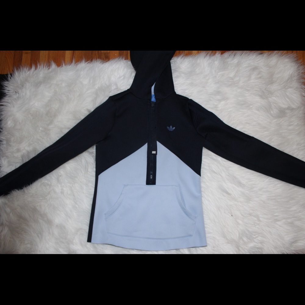 Adidas blue pull over size xs women’s